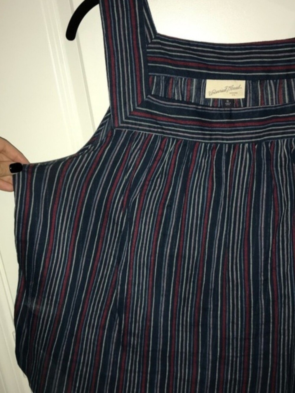 Universal Thread Sleeveless Top - Picture 2 of 3